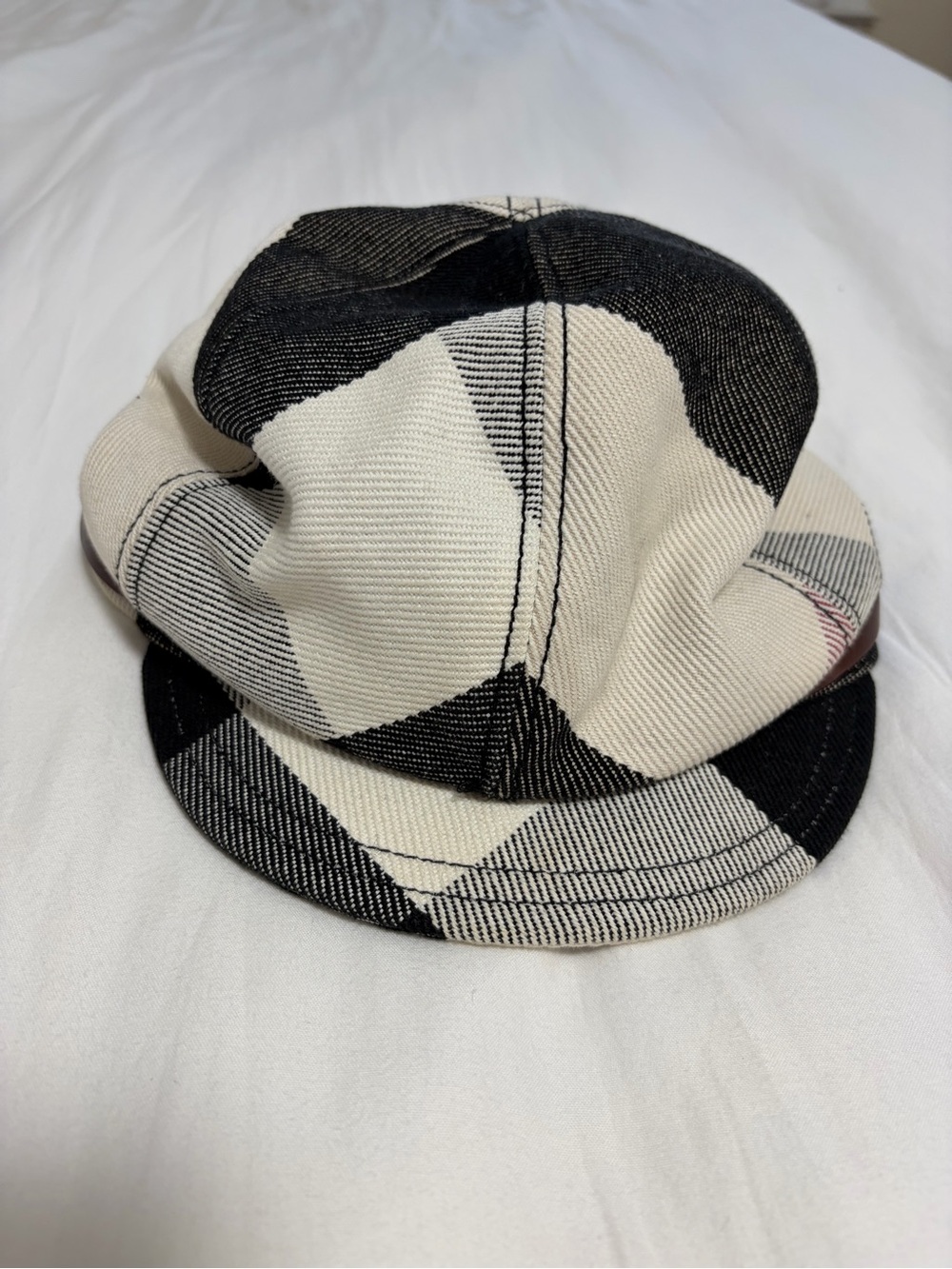 Burberry Black & Cream Check hat